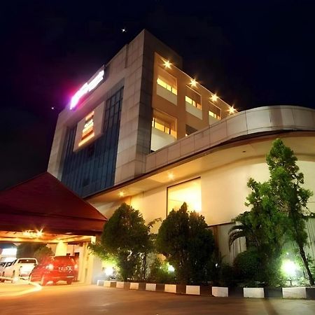 Hotel Banjarmasin International 外观 照片