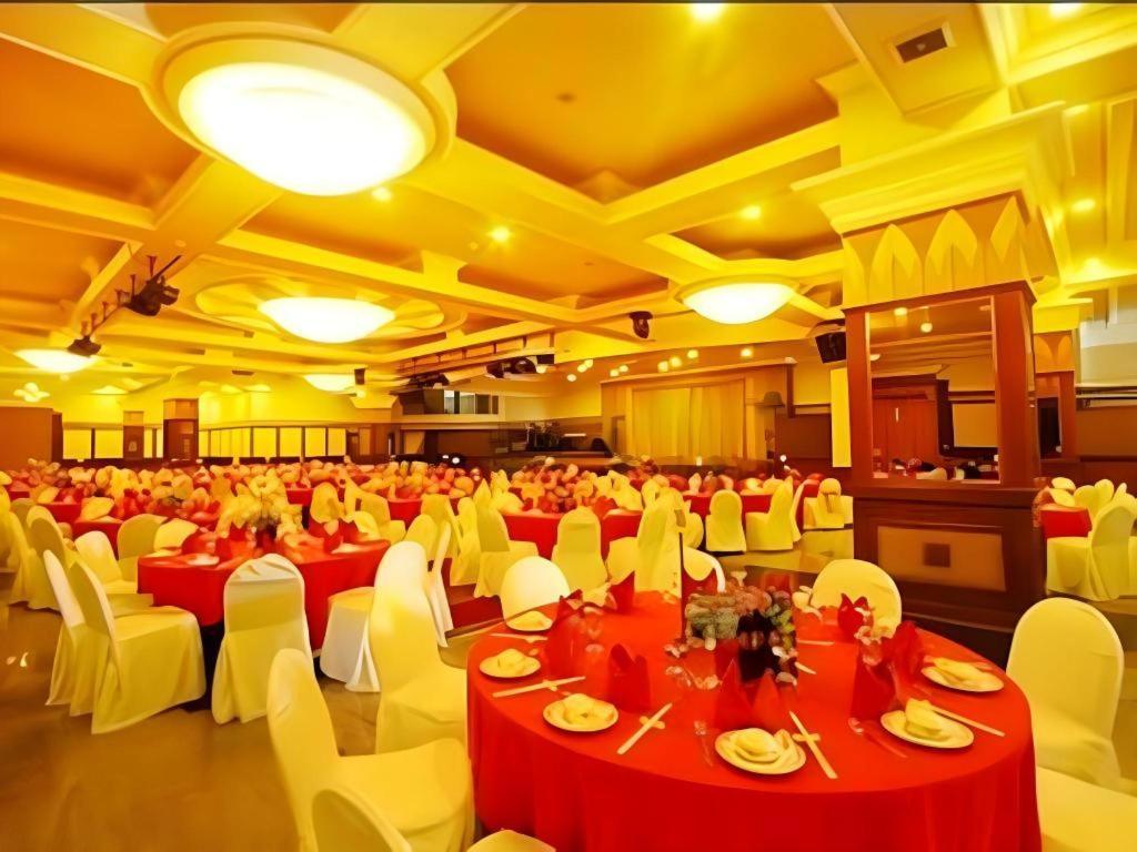 Hotel Banjarmasin International 外观 照片