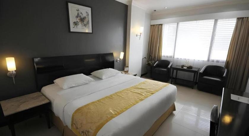 Hotel Banjarmasin International 外观 照片