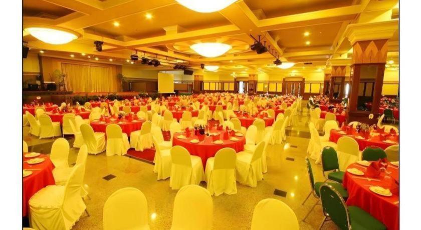 Hotel Banjarmasin International 外观 照片